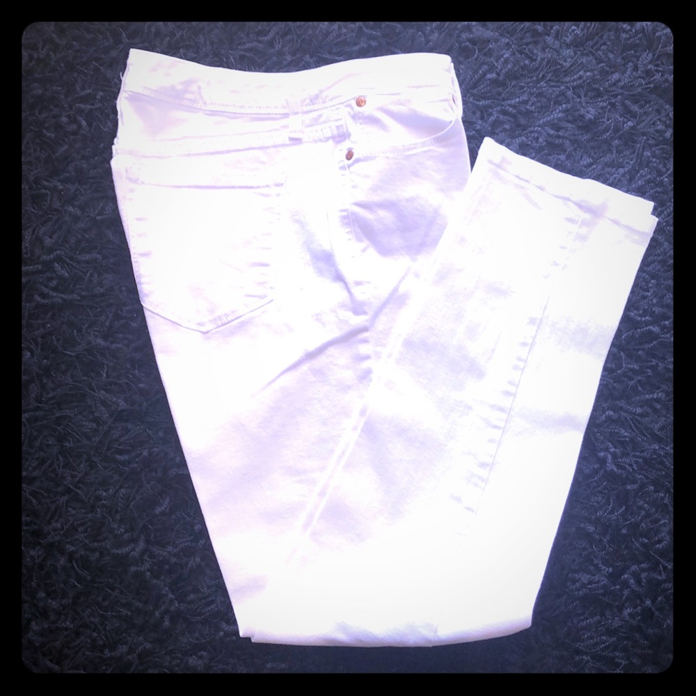 SZ 8 BRIGHT WHITE GLORIA VANDERBILT JEANS